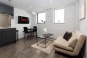 Luxury Apartment - Free Parking & GYM - Sleeps 4