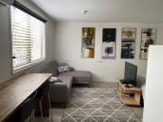 Central Studio with Pool and Gym Access