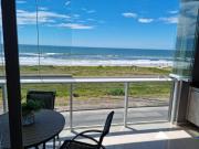 Apartamento de alto padrão frente para o mar