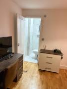 London Luxury Self-Catering Apt with Sleep 6