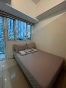 1 BR Boni LIGHT Condo WIFI Netflix Pool Balcony