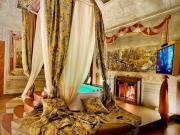 Suite Impero - Affreschi 600 - Idromassaggio - Centrale ad un passo da tutto- Luxury