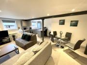 Fantastic convenient 2 Bedroom 2 bathroom Perfect for Stansted Airport, 3 minute walk to Bishops Stortford Train Station! Fantastic convenient 2 Bedroom 2 bathroom Perfect for Stansted Airport, 3 minute walk to Bishops Stortford Train Station!