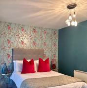 Dog-friendly Seaview Apartment