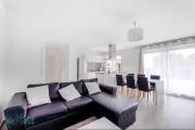 Perollier - CI - Lyon 2 - Bedroom apartment with balcony and pool