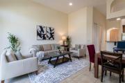 Luxury Townhouse Minutes from Beach and Downtown