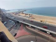 شقة 110م على البحر مباشرا سيدى بشر مكيفة