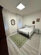 Elenas apartment - casa gialla