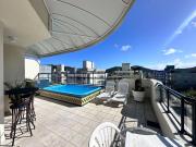 B362 - Cobertura a poucos passos do mar com piscina privativa.