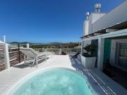 Cobertura 3Q com Jacuzzi, Vista Top, 300m da Praia do Novo Campeche