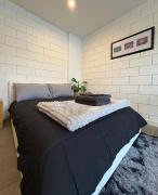 Skyline Residences - Room 913