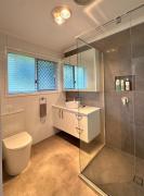 Top Loganholme