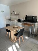 Studio cosy meublé tout confort, Proche centrale, Idéal pros & week-ends