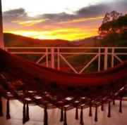 Casa Completa com piscina e vista para a natureza