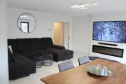 Central apartment with XXL TV, full kitchen & fireplace