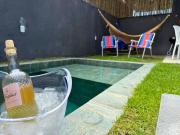 MHV Milagres - Studio Guadalupe 05, quarto e sala privativo a poucos metros da Praia do Marceneiro