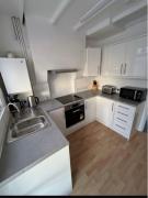 Gravesend - 4 bedroom house great for contractors