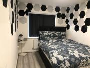 Cozy 1 Bed Studio with Sofa Bed Sleeps 3 in Luton
