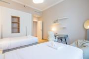 Cozy 3BR Sea-View Apartment in La Rive 1