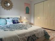 Room 4 - Cozy Queen (Shared Bathroom)