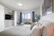 Harbourside Studio in Pyrmont with Pool, Gym, Sauna, & Parking spot