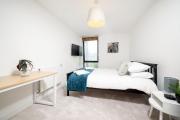 White City Stylish Home by StayStayStay