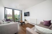 Spacious 2 bedroom apartment in White City