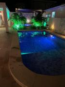 Casa com Piscina Jacuzi e Salão de Jogos