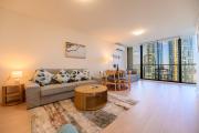 Spacious, Fully Equipped Apartment in Prime Southbank Location