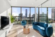 Stunning Melb Oasis - Pool, Gym & Cityscape Views