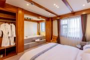 Top Shangri-La