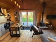 The Cabin log fire cosy home sleeps 4
