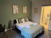 Modern 2BR Blairgowrie Cottage