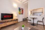 Modern one-bedroom flat near Corso Como