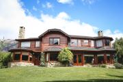 Residencia con alma patagónica en Arelauquen Golf & Country Club