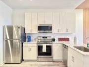 Stylish Urban Getaway Experience City Life 525Pkwy504