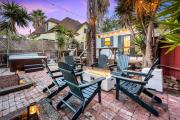 Designer Oasis with Hot Tub Firepit BBQ Sleeps 6