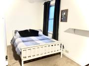 Bright and cozy studio by Brighton Station