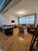 4 Bedroom Sleeps 20 people