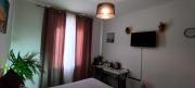 Room with private bathroom and balcony nearby the Mercado Central, center and beach