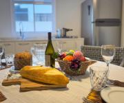 Alto Padrão, 3 Suítes AC, 3 Vagas, Pé na Areia