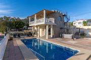 Villa 200m from the beach, jacuzzi, swimming pool, BBQ
