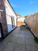 3 bedroom, 3 en-suite modern home