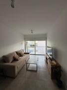 Alquiler temporal con cochera privada zona centro