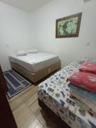 Casa próxima da praia acomoda até quatro pessoas