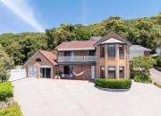 Oceans 21 Caves Beach