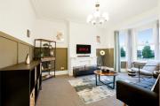 Very Spacious 3br House With Parking near City Centre, Sleeps 8, by URBAN PINNACLE STAYS