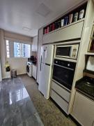 Apto bem localizado há 1 quadra do mar