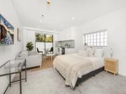 AURA Sydney Studios with Private Courtyard