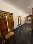 Rustic Ultra-Spacious 4BHK w Parking and Garden